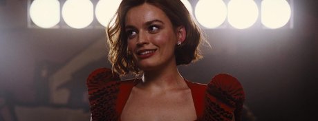 Emma Mackey onlyfans model