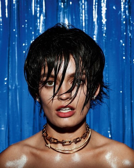 Emma Mackey onlyfans nude leaked