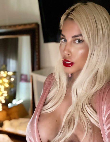 goddess onlyfans top portrait