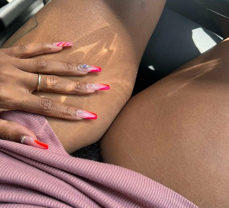 iamnikitaknight onlyfans x