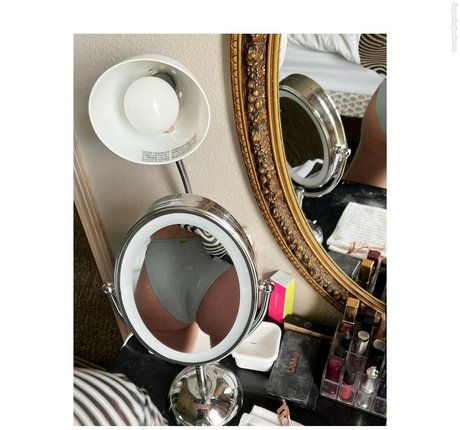 girloncinema onlyfans model photo