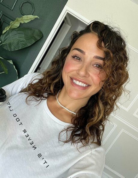 anacheri onlyfans post