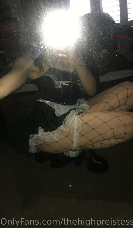 thehighpreistess onlyfans pics