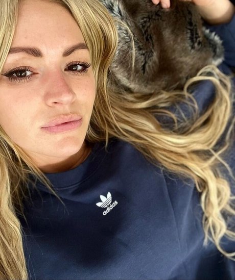 Laura Woods onlyfans page