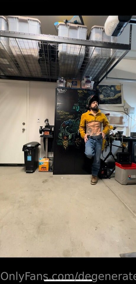 degeneratewelder0321 onlyfans model photos