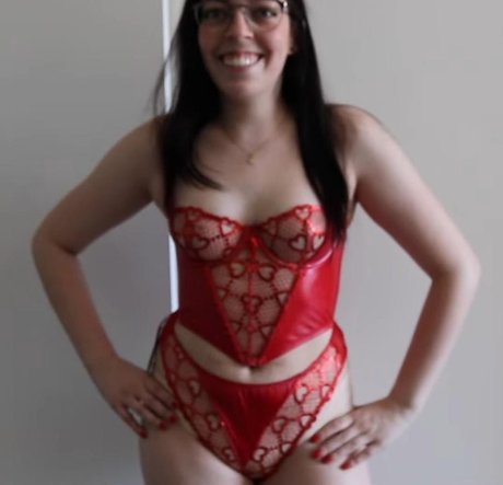 Swell Entertainment onlyfans model photos