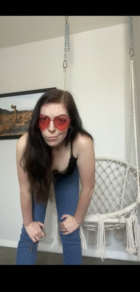 Swell Entertainment onlyfans model photo