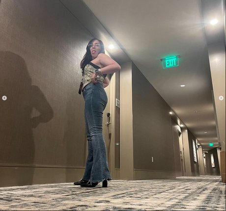 Swell Entertainment naked onlyfans