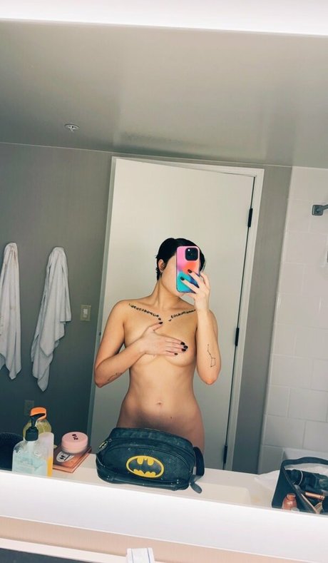 Harliantihero only fans nude leaks