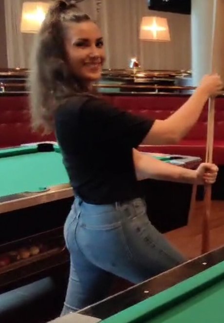 yabbe nude on onlyfans