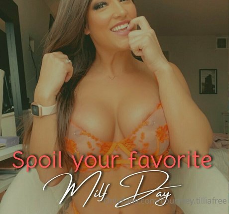 CourtneyTillia feet onlyfans