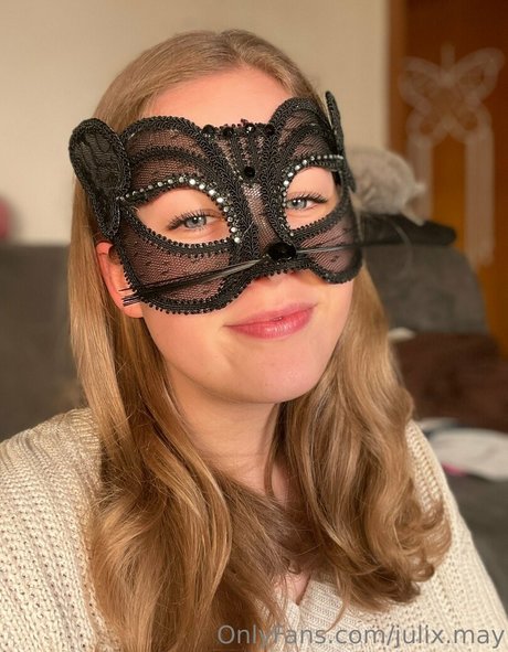 julix may onlyfans naked leaks