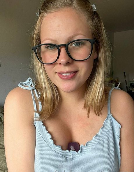 julix may onlyfans leajs