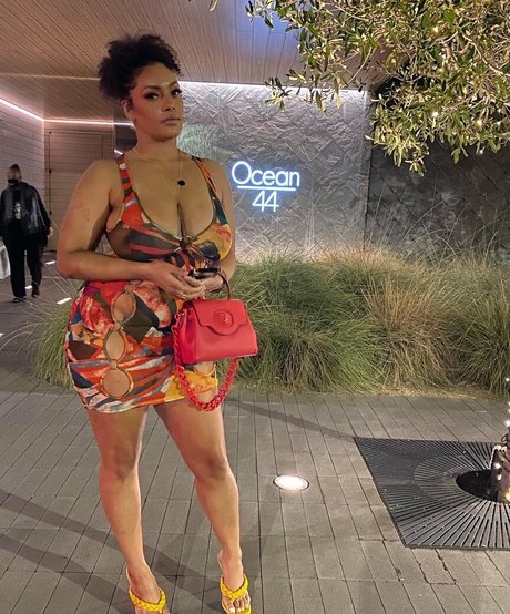 famousaria xxx onlyfans