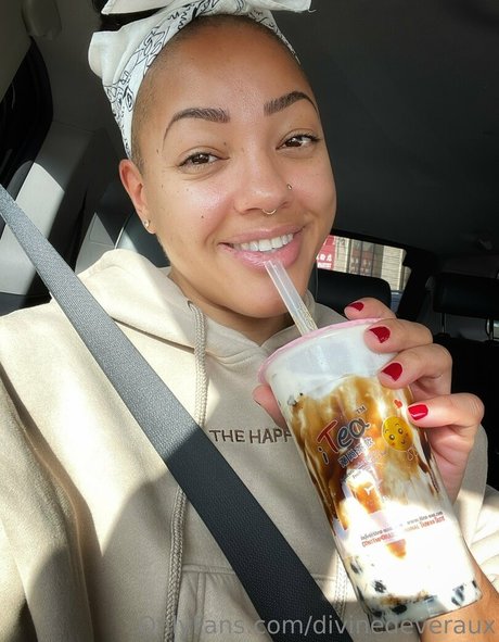 divinedeveraux only fans pic