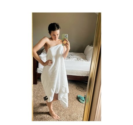 Girl On Cinema onlyfans leaks.