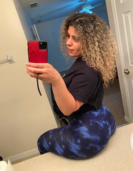 giant onlyfans best self-portrait