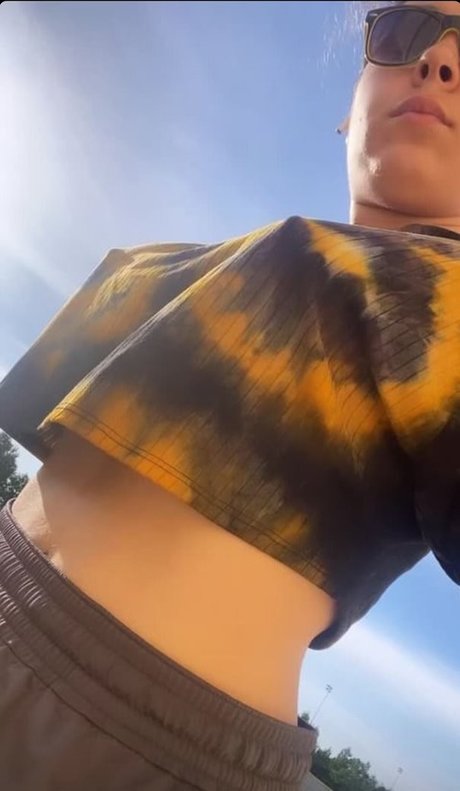 JustYeliz nude onlyfans