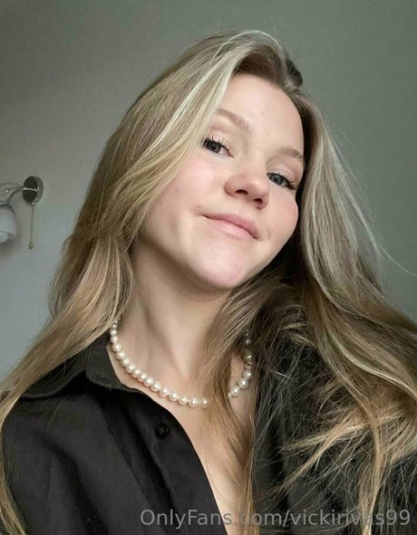 vickirivas99 desnuda onlyfans