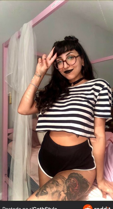 curvy babe onlyfans hot naked shots