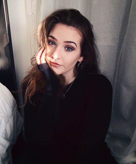 Caitlin Scott onlyfans content type