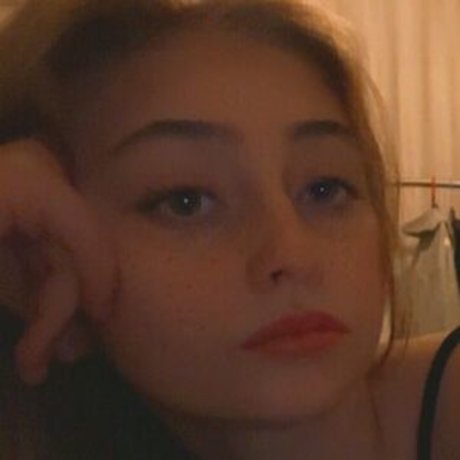 onlychey04 onlyfans content type