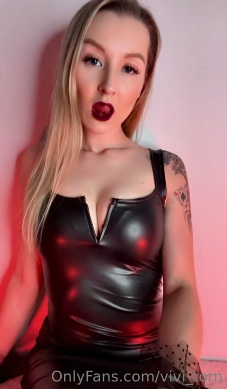 vivi torn onlyfans lesk