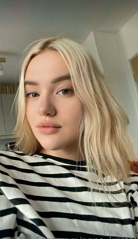 vivi torn onlyfans post