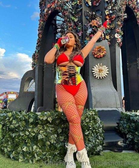 aliciashottakes onlyfans content type