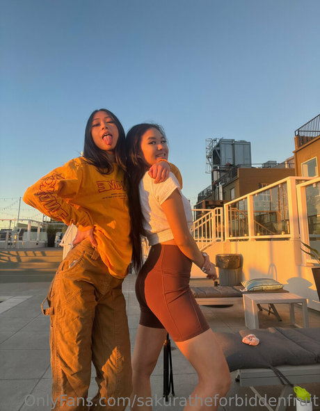 sakuratheforbiddenfruit only fans.