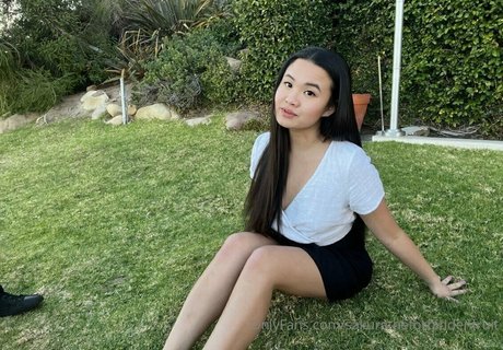 sakuratheforbiddenfruit nudes onlyfans leaked