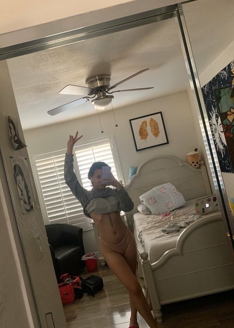 sakuratheforbiddenfruit nude onlyfans