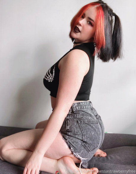 vanessastrawberryfree onlyfans exposed