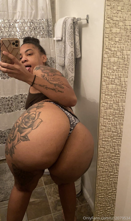 Kiababii03 only fans pictures