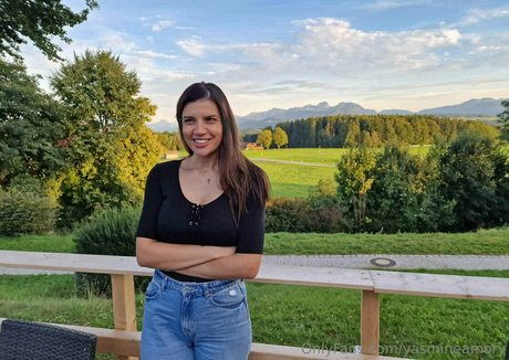 yasmineamory on onlyfans