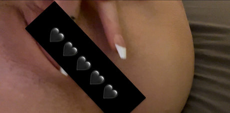 savsinister onlyfans leaked tits