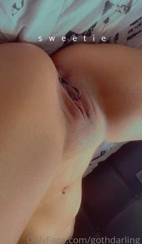 GothDarling only fans leaks