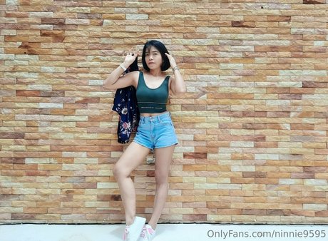 beautiful feet onlyfans naked capture