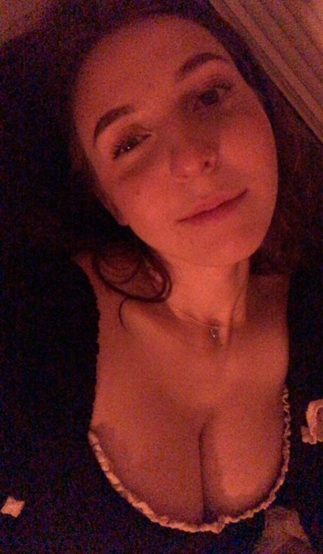 goth asian onlyfans exclusive selfie