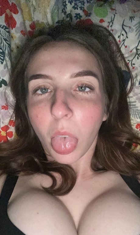 Megan Bitchell topless onlyfans