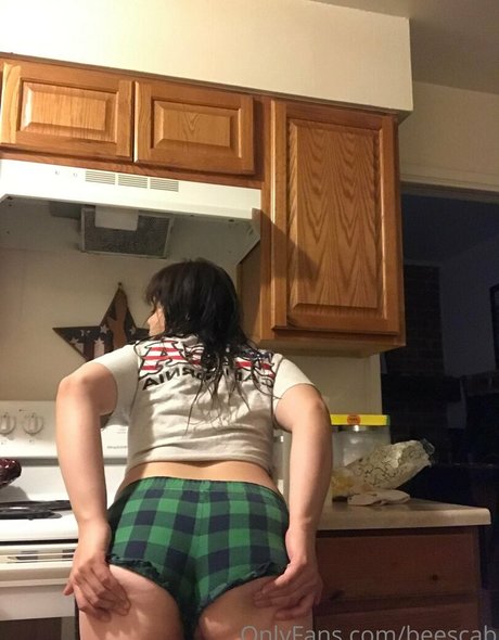 scabbee is on onlyfans