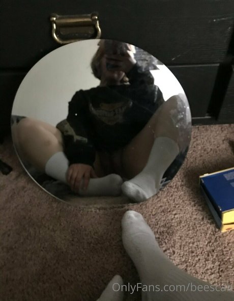 scabbee nude onlyfans