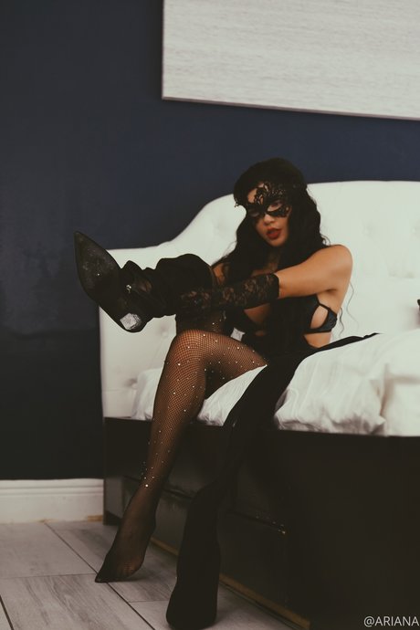 Ariana James onlyfans nudes