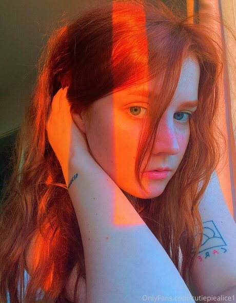 cutiepie Alice nude onlyfans leaked