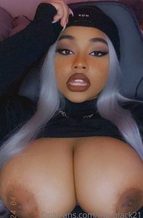 Iris black21 onlyfans nude pics