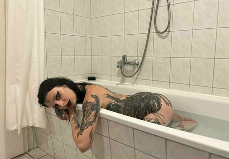 Draken lady ass onlyfans