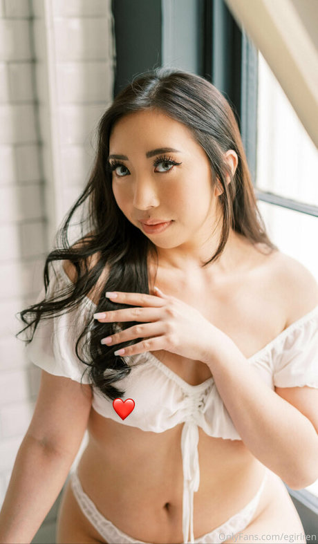 hairy asian pussy onlyfans porno self-portrait