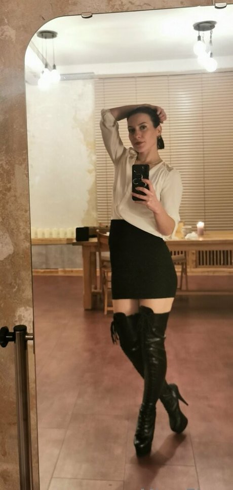 Miss Flora Femdom onlyfans leaks porn