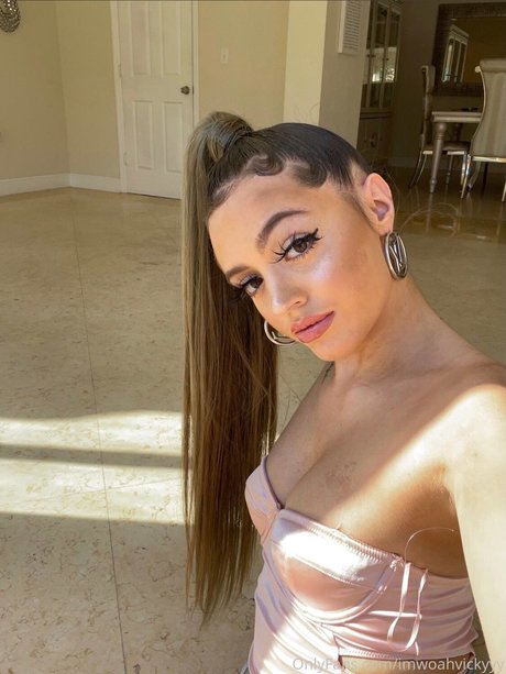 Woah Vicky onlyfans strip