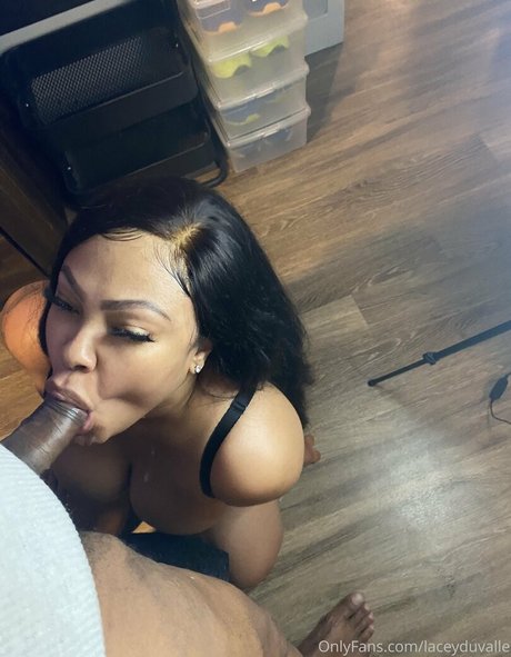 Lacey Duvalle onlyfans pic